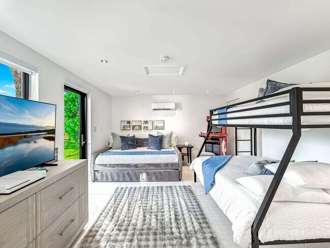 Building Photo - 2628 SE 10th St