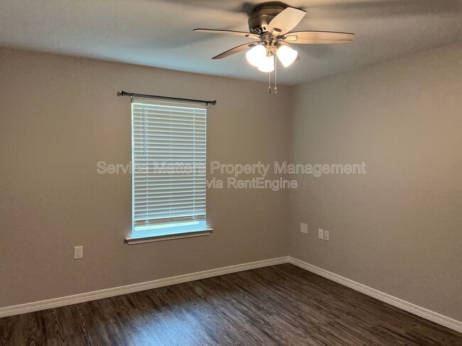 Building Photo - 6858 Stirrup Ln