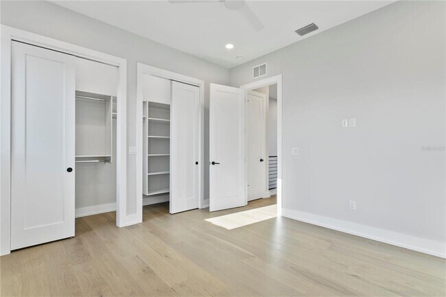 Building Photo - 368 6th St S