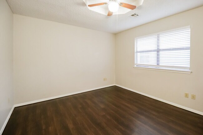 Building Photo - 12509 Ridgegate Rd