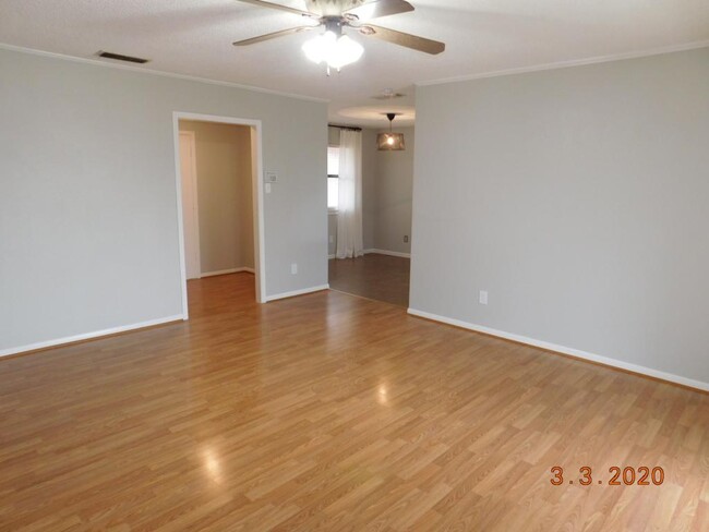 Building Photo - 1105 Pack Ave