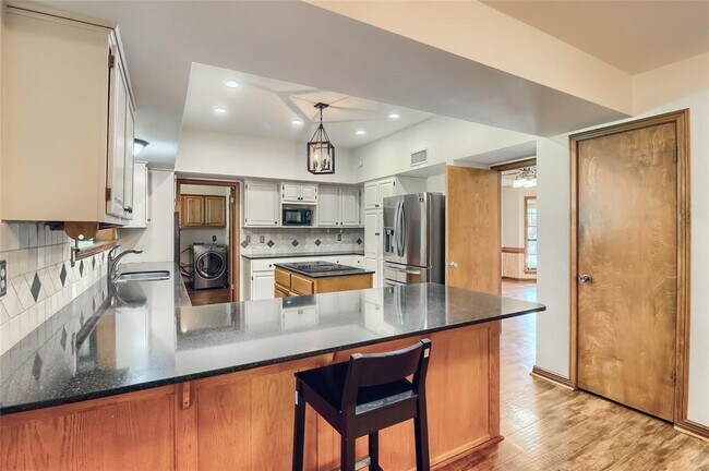 Building Photo - 213 Hurst Creek Rd