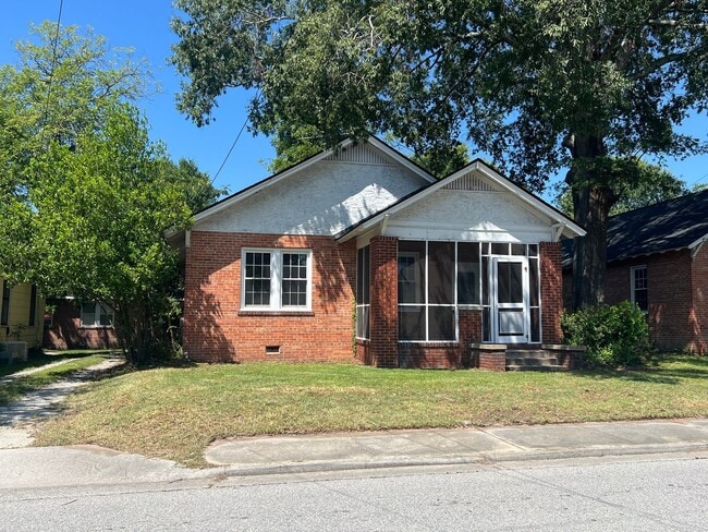 Building Photo - 3 Bedroom, 1 Bath Home