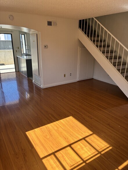 Building Photo - 707 S Webster Ave