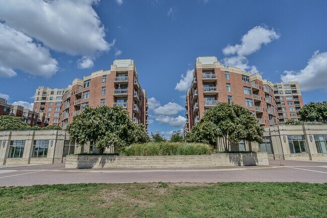Primary Photo - 3600 S Glebe Rd