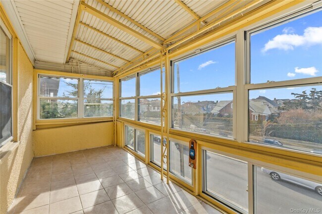 Building Photo - 264 Laurelton Blvd