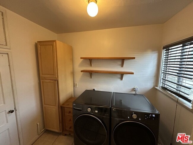 Building Photo - 4001 Chevy Chase Dr