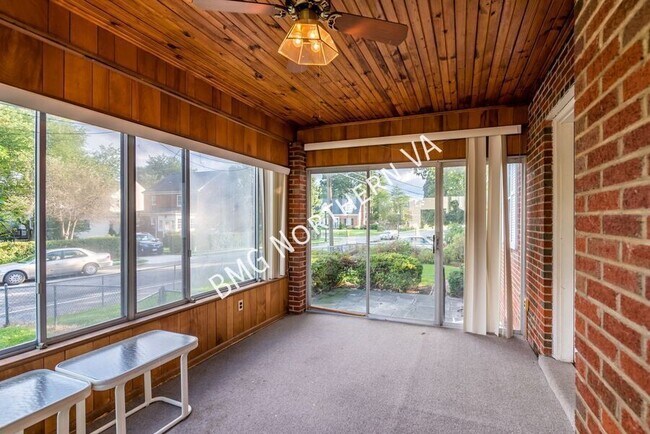 Building Photo - 2300 N Buchanan St