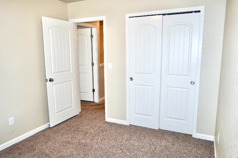 Building Photo - 5609 Shamrock Heights