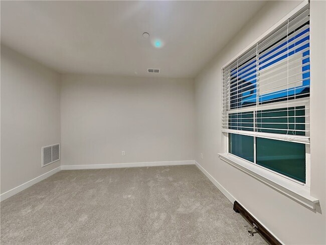 Building Photo - 4608 Spruce Rd