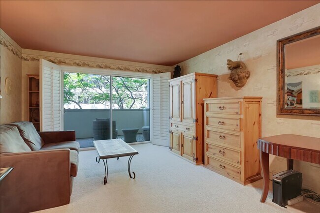 Building Photo - 438 Por La Mar Cir