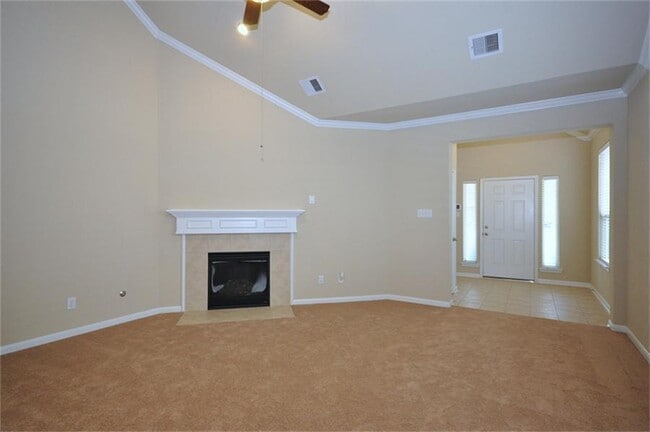 Building Photo - HOME WITH ALL THE UPGRADES! 4 BEDROOM 3 BATH