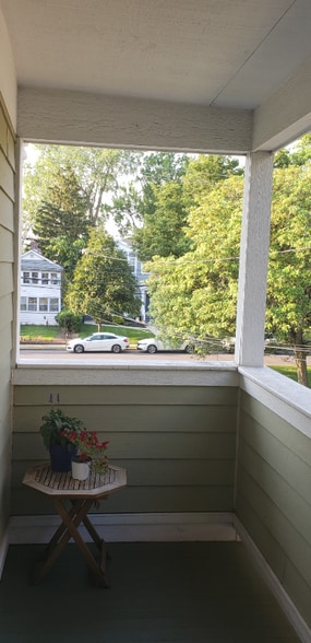 Building Photo - 517 Park Ave