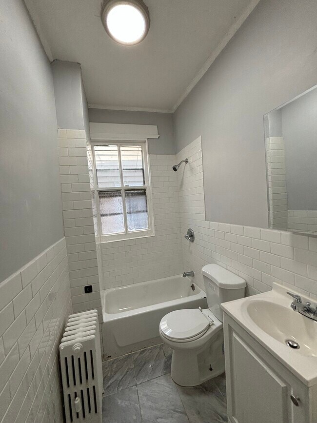 Building Photo - 591 15th Ave