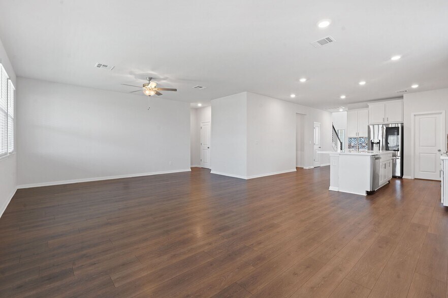 Building Photo - 321 Caisson Trl