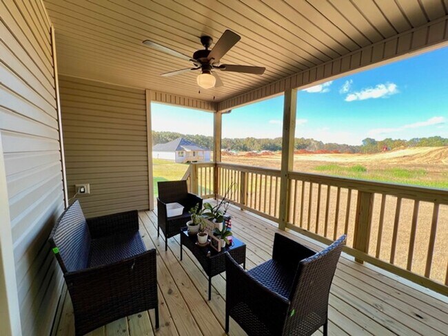 Building Photo - Beautiful Home Coming Soon!