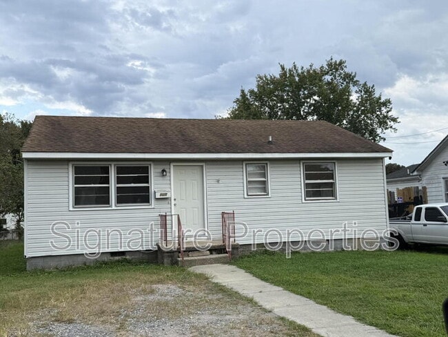 Primary Photo - 109 N New Ave