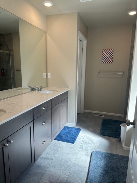 Building Photo - 3909 80th Ave NE