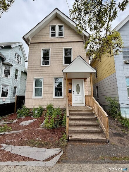 Building Photo - 139 Poplar St