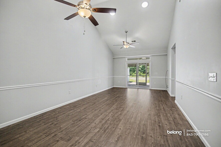 Building Photo - 797 Salerno Cir