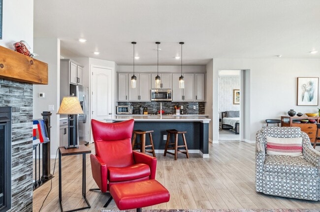 Building Photo - Stunning 4 Bedroom/ 3 Bath Home in Sterling Ranch