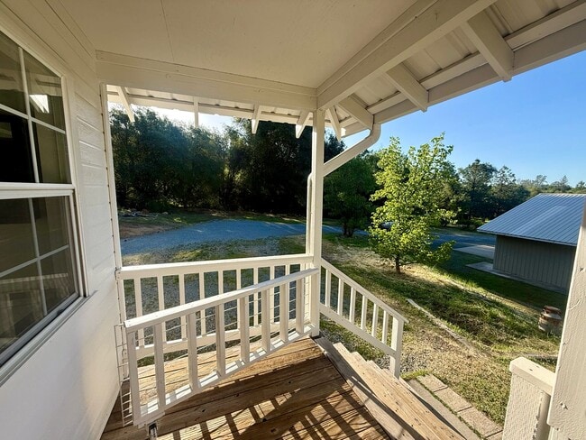 Building Photo - 16083 Indian Springs Ranch Rd
