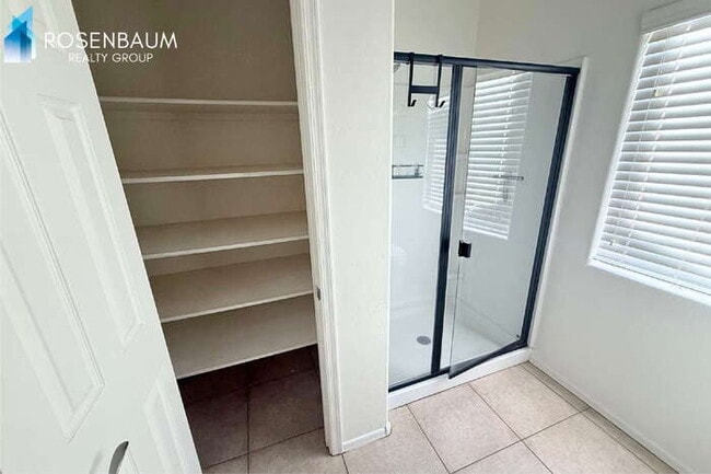 Building Photo - 7570 E Majestic Palm Ln