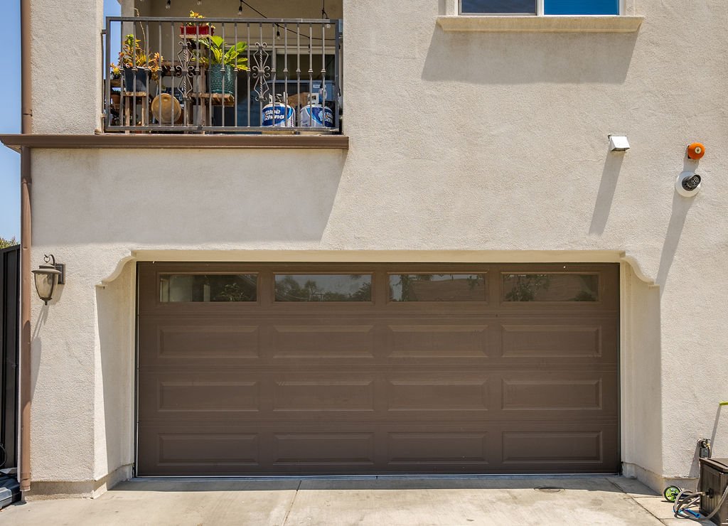 Garage & Balcony - 7029 Passons Blvd