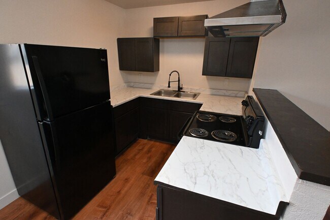 Building Photo - 1512 Cobb Ln