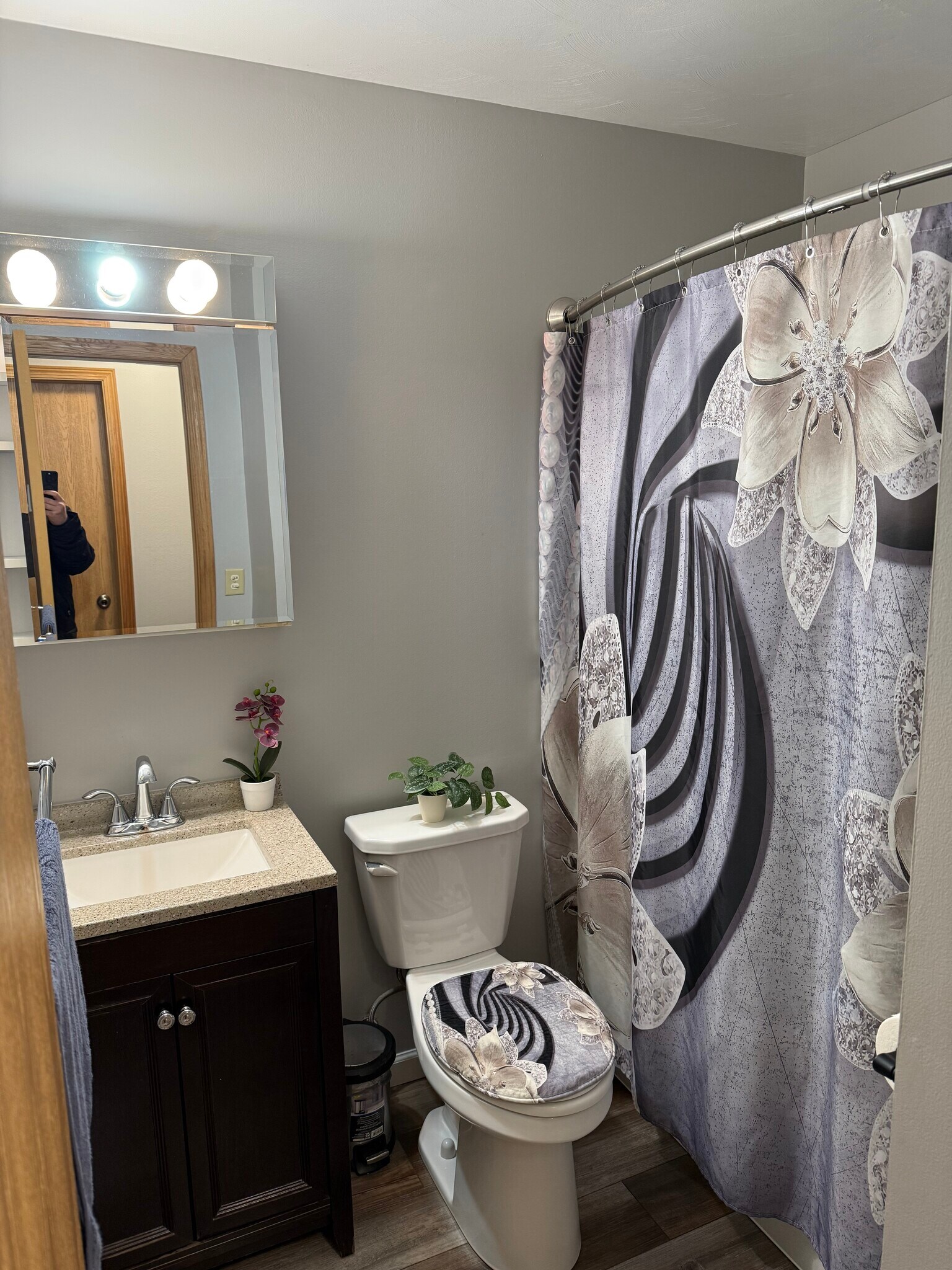 Building Photo - 2225 Yount St