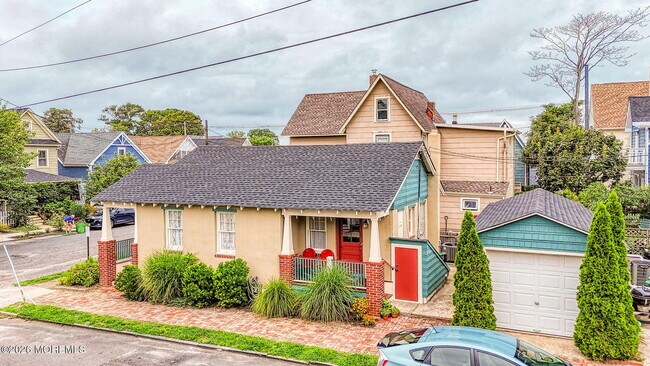 Building Photo - 139 Webb Ave