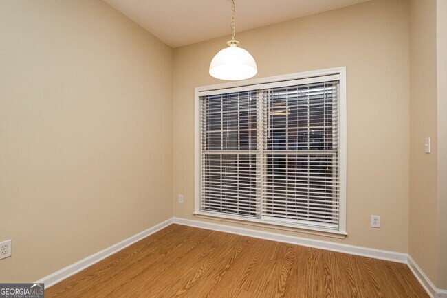 Building Photo - 4425 Ridgefair Dr