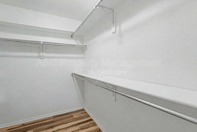 Building Photo - 3801 SW Gibson Ave