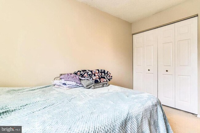 Building Photo - 7761 Inversham Dr