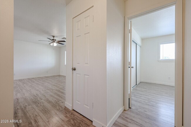 Building Photo - 7014 N 77th Ave