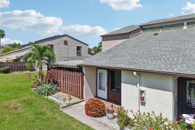 Building Photo - 12939 Cherrydale Ct
