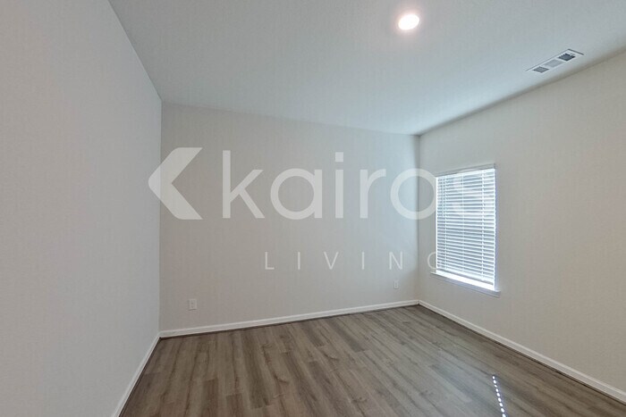 Building Photo - 3494 Bridgewood Dr