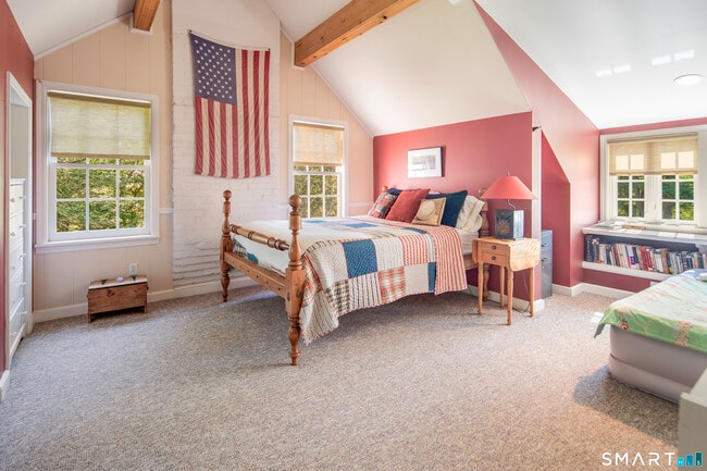 Building Photo - 198 Hemlock Hill Rd