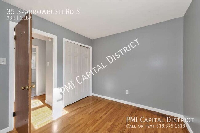 Building Photo - 35 Sparrowbush Rd S