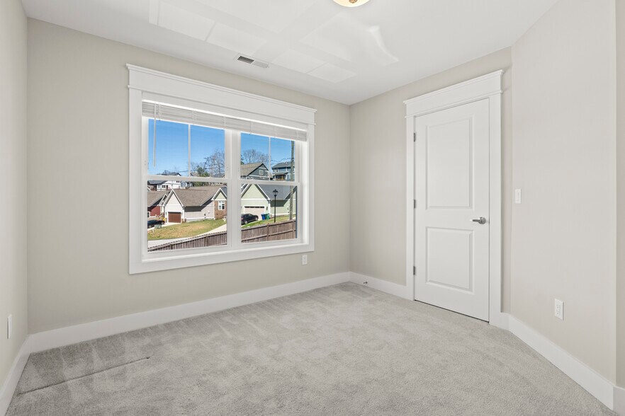 Building Photo - 111 Ellis Ln