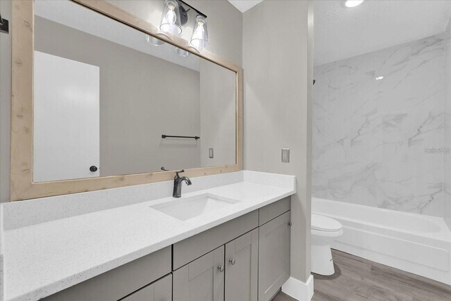 Building Photo - 544 Orange Dr