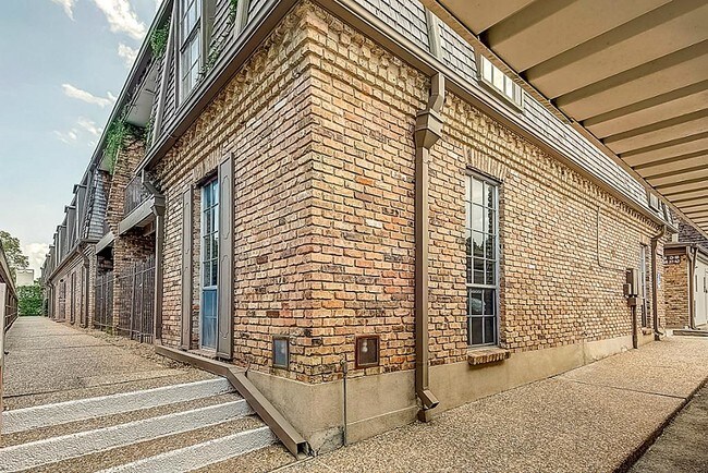 Building Photo - 5353 Institute Ln