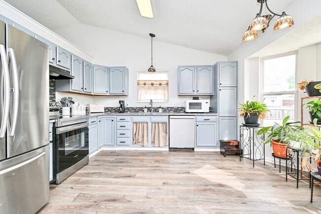 Building Photo - 4372 Dobbin Cir
