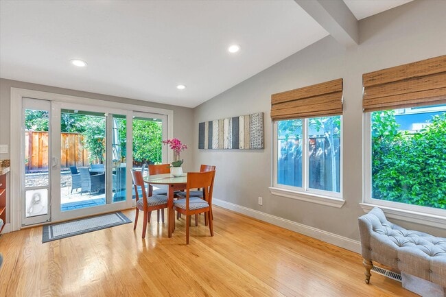 Building Photo - Gorgeous Vibrant Home In Santa Clara