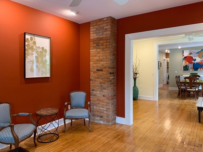 Building Photo - 299 Nelson Ave