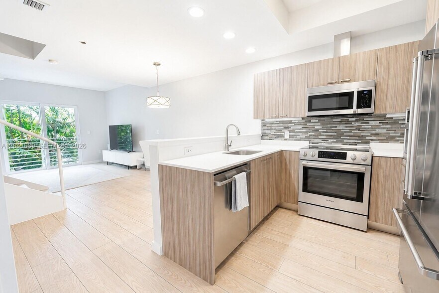 Building Photo - 619 Meridian Ave