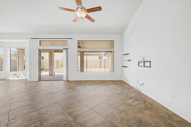 Building Photo - 16110 W Vale Dr