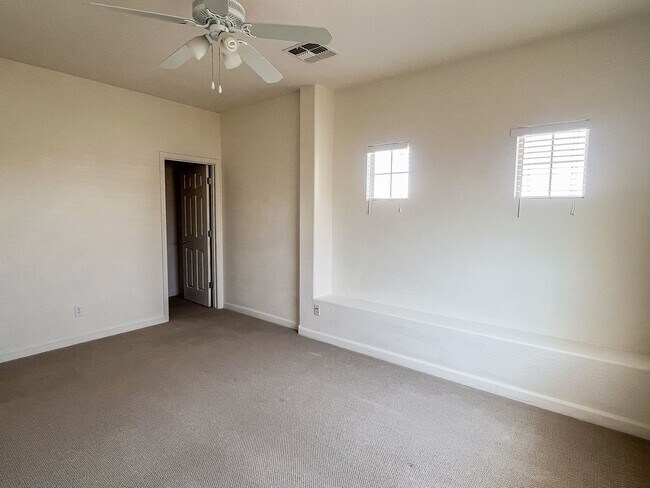Building Photo - 4 Bed + Office | 3 Bath | 3-Car Garage | E...