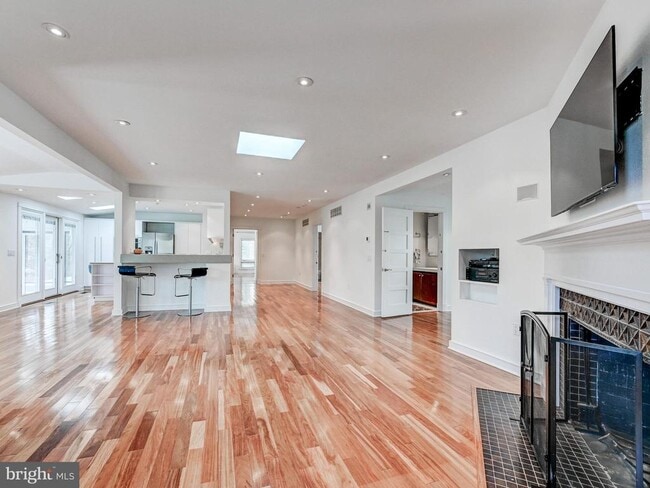 Building Photo - 6138 Barroll Rd