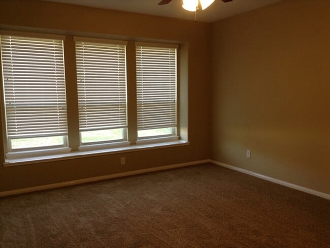 Building Photo - 5718 Emerald Brook Ln